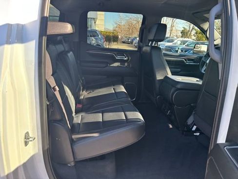 Used 2024 GMC Sierra 1500 SLT image 34
