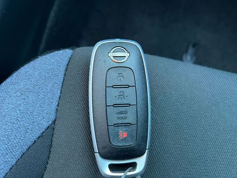 Used 2025 Nissan Versa SV image 21