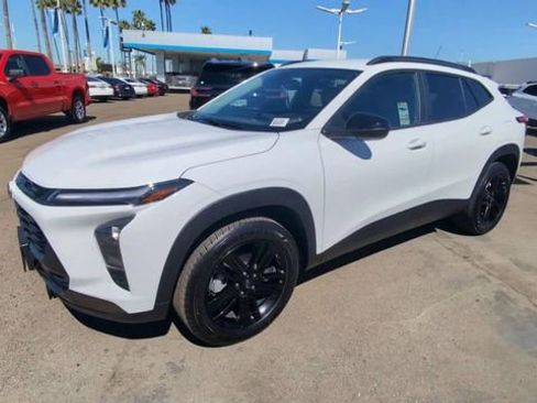 Used 2025 Chevrolet Trax ACTIV w/ Driver Confidence Package image 4