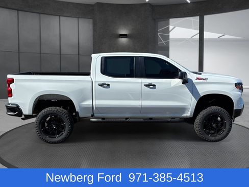 Used 2024 Chevrolet Silverado 1500 W/T w/ Z71 Off-Road Package AWD/4WD image 4