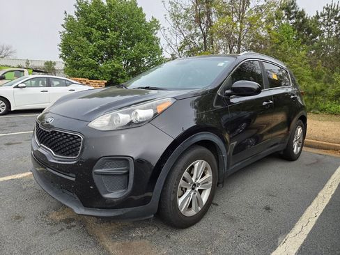 Used 2018 Kia Sportage LX w/ LX Popular Package image 3