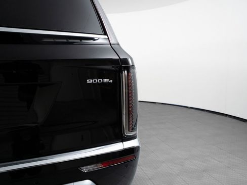 Used 2026 Cadillac Vistiq Premium Luxury w/ LPO, Floor Liner Package AWD/4WD image 37