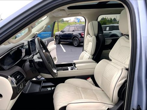 Used 2024 Lincoln Navigator L Black Label AWD/4WD image 9
