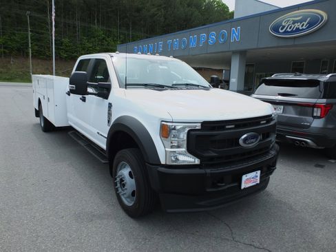 Used 2022 Ford F550 4x4 Crew Cab Super Duty w/ Power Equipment Group image 1