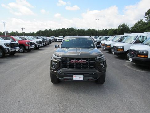 Used 2023 GMC Canyon AT4 w/ AT4 Premium Package AWD/4WD image 5