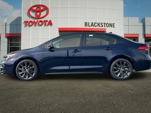 Certified 2026 Toyota Corolla SE w/ SE Premium Package image 6