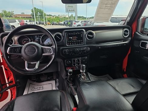 Used 2018 Jeep Wrangler Unlimited Rubicon AWD/4WD image 14