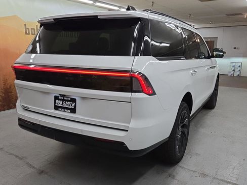 New 2026 Lincoln Navigator Reserve w/ Jet Appearance Package AWD/4WD image 27