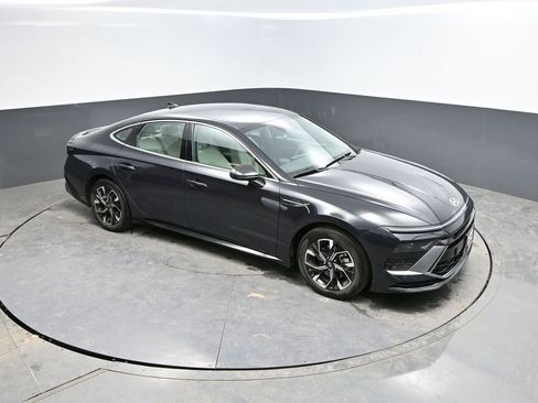 Used 2025 Hyundai Sonata SEL FWD image 20