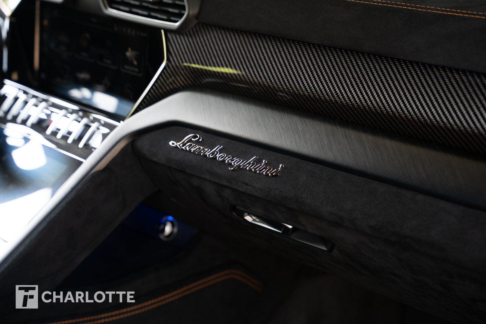 Used 2023 Lamborghini Urus Performante AWD/4WD image 34