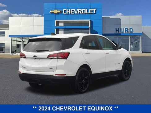 Used 2024 Chevrolet Equinox LS w/ LS Convenience Package AWD/4WD image 4