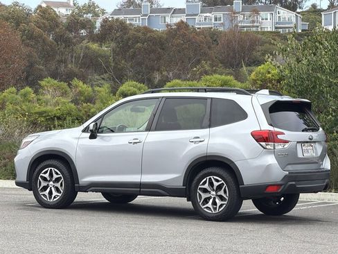 Used 2021 Subaru Forester Premium AWD/4WD image 4