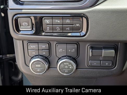 New 2026 GMC Yukon XL AT4 w/ AT4 Premium Plus Package AWD/4WD image 22