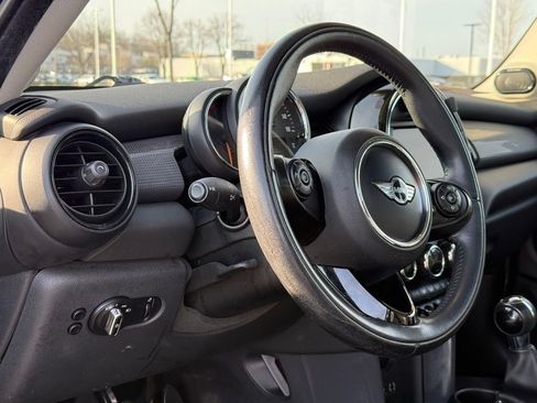 Used 2015 MINI Cooper 4-Door Hardtop FWD image 17