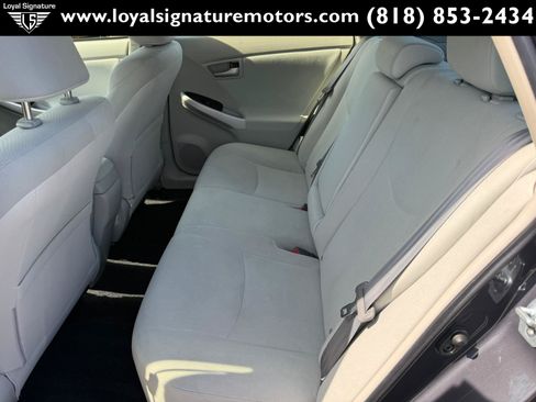 Used 2013 Toyota Prius Three w/ Solar Roof Pkg FWD image 13