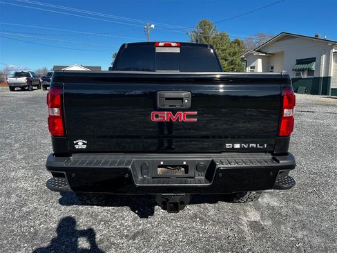 Used 2015 GMC Sierra 2500 Denali w/ Duramax Plus Package image 9