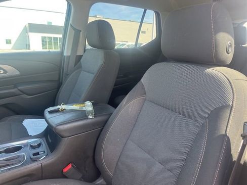Used 2018 Chevrolet Traverse LT image 13