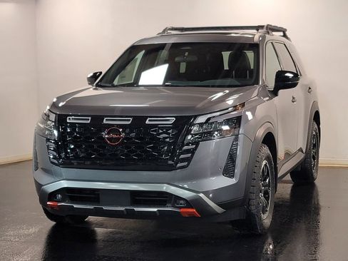 New 2026 Nissan Pathfinder SV image 5