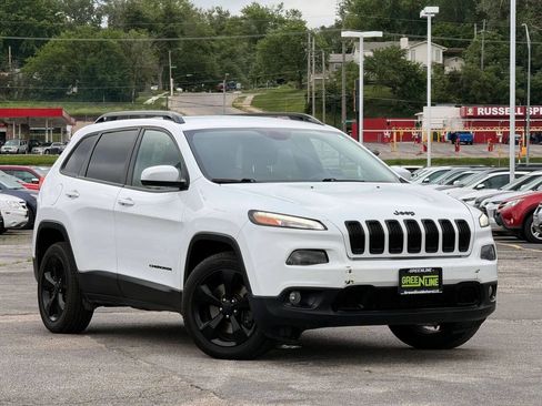 Used 2016 Jeep Cherokee Latitude w/ Comfort/Convenience Group FWD image 1