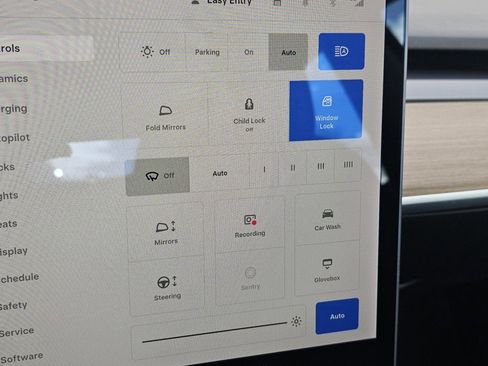 Used 2021 Tesla Model 3 Standard Range Plus image 14