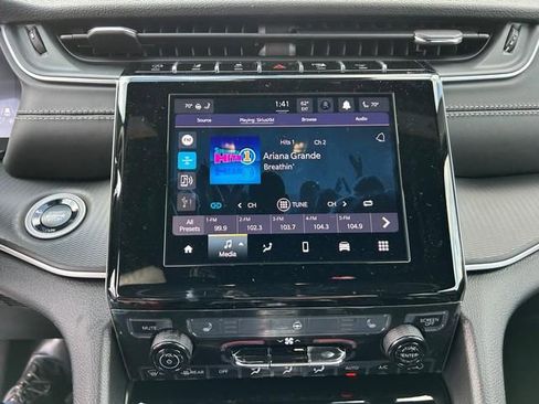 New 2025 Jeep Grand Cherokee Laredo X w/ Luxury Tech Group I image 17