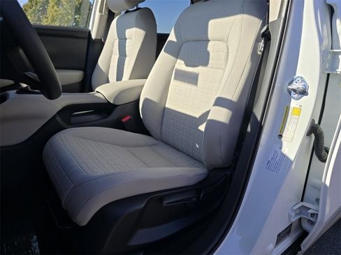 New 2026 Honda HR-V LX image 23