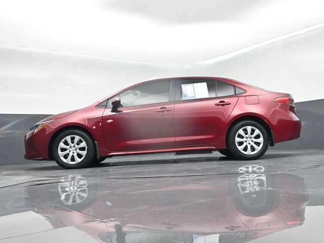 Used 2025 Toyota Corolla LE FWD image 45