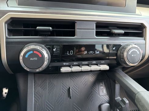 Used 2025 Toyota Tacoma TRD Sport AWD/4WD image 12