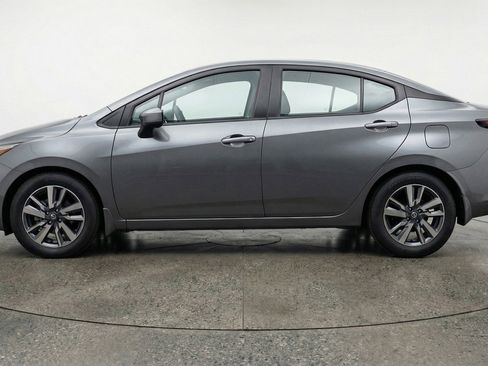 Used 2025 Nissan Versa SV FWD image 3