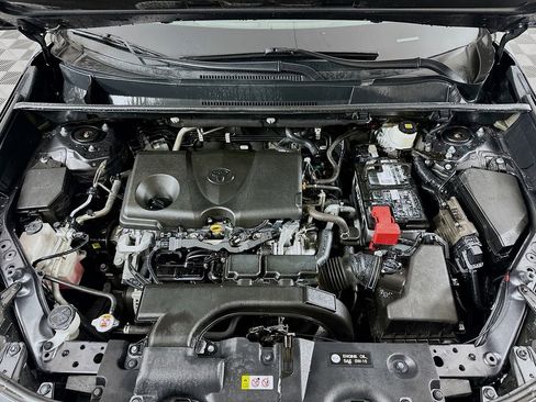 Used 2021 Toyota RAV4 XLE w/ Convenience Package image 29