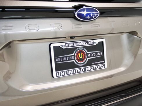 Used 2025 Subaru Forester Touring image 12