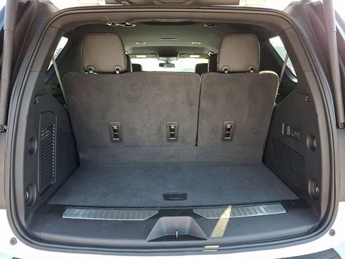 Used 2022 Chevrolet Tahoe Z71 w/ Luxury Package image 31