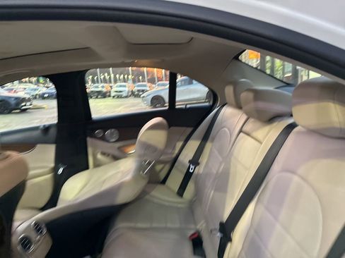 Used 2019 Mercedes-Benz C 300 4MATIC Sedan image 6