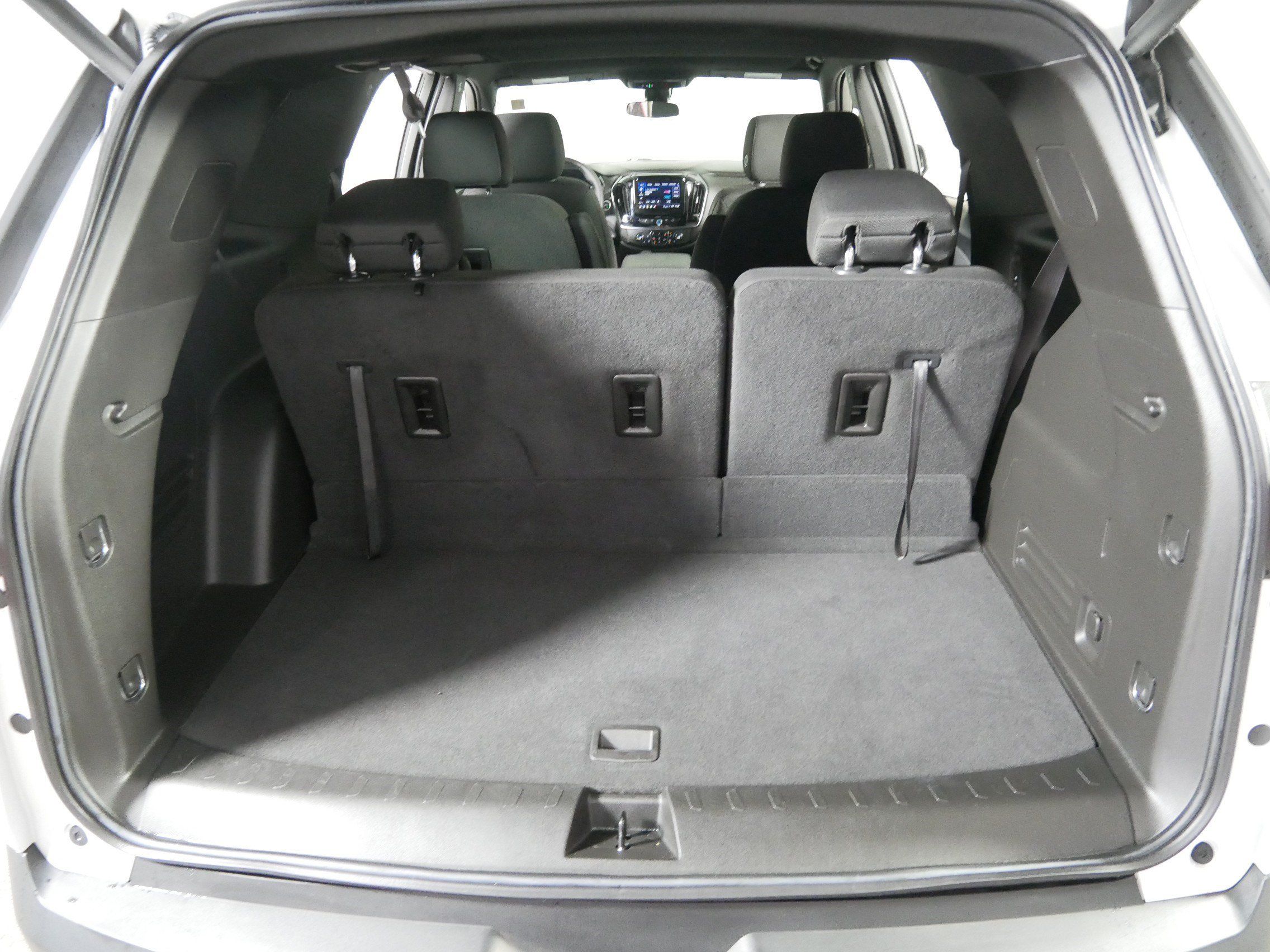 Used 2023 Chevrolet Traverse LT FWD image 18