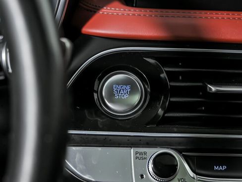 Used 2022 Genesis G70 3.3T Launch Edition image 31