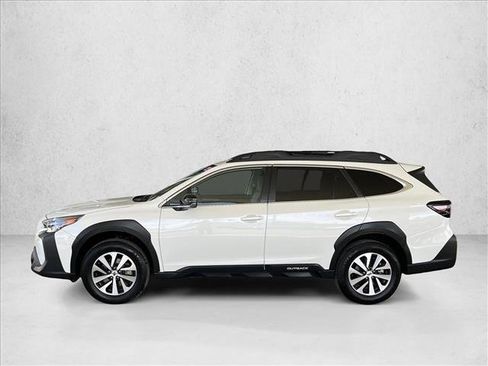Used 2025 Subaru Outback Premium AWD/4WD image 2