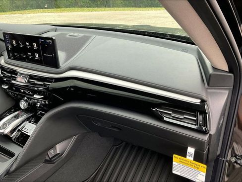 Used 2025 Acura MDX SH-AWD image 21