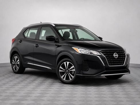 Used 2021 Nissan Kicks S FWD image 16