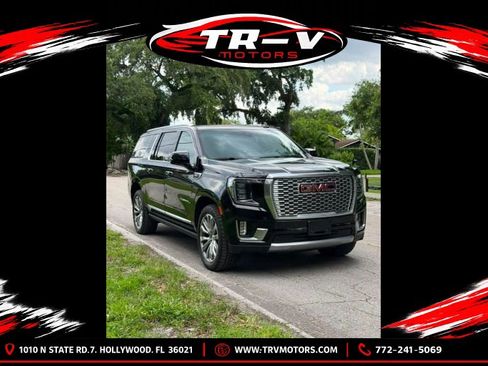 Used 2021 GMC Yukon XL Denali AWD/4WD image 3