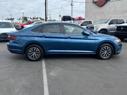 Used 2020 Volkswagen Jetta R-Line FWD image 2