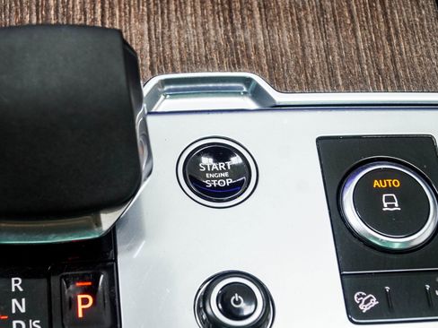 Used 2023 Land Rover Range Rover SE image 19