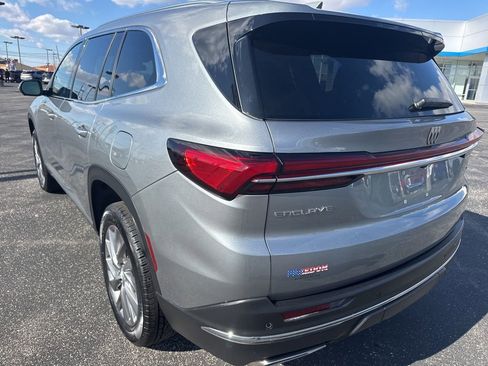 Used 2025 Buick Enclave Preferred image 11