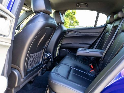 Used 2022 Alfa Romeo Stelvio Sprint image 27