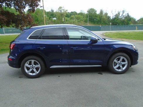 Used 2023 Audi Q5 2.0T Premium w/ Convenience Package AWD/4WD image 9