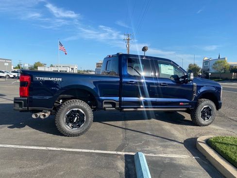 New 2025 Ford F250 Lariat w/ Lariat Ultimate Package AWD/4WD image 9