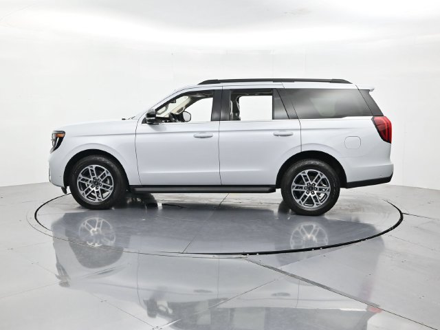 Used 2025 Ford Expedition Active AWD/4WD image 7