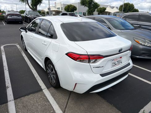Certified 2022 Toyota Corolla LE FWD image 4