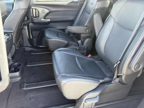 Used 2021 Toyota Sienna XSE w/ XSE Plus Package image 27