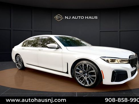 Used 2021 BMW 750i xDrive w/ M Sport Package AWD/4WD image 10