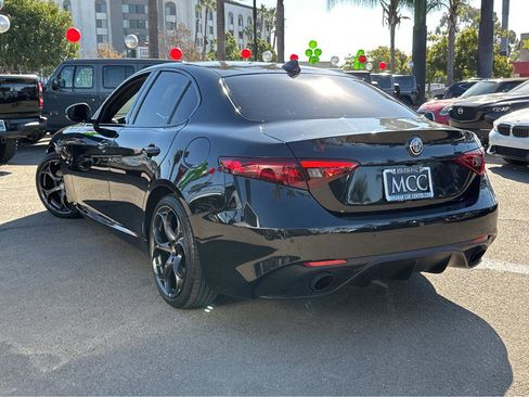 Used 2023 Alfa Romeo Giulia Estrema image 3